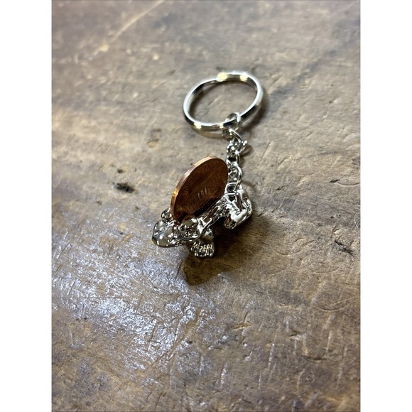 Lucky Frog Sitting Lottery Scratcher Silver Toned Keychain  Lincoln Penny - Picture 2 of 8